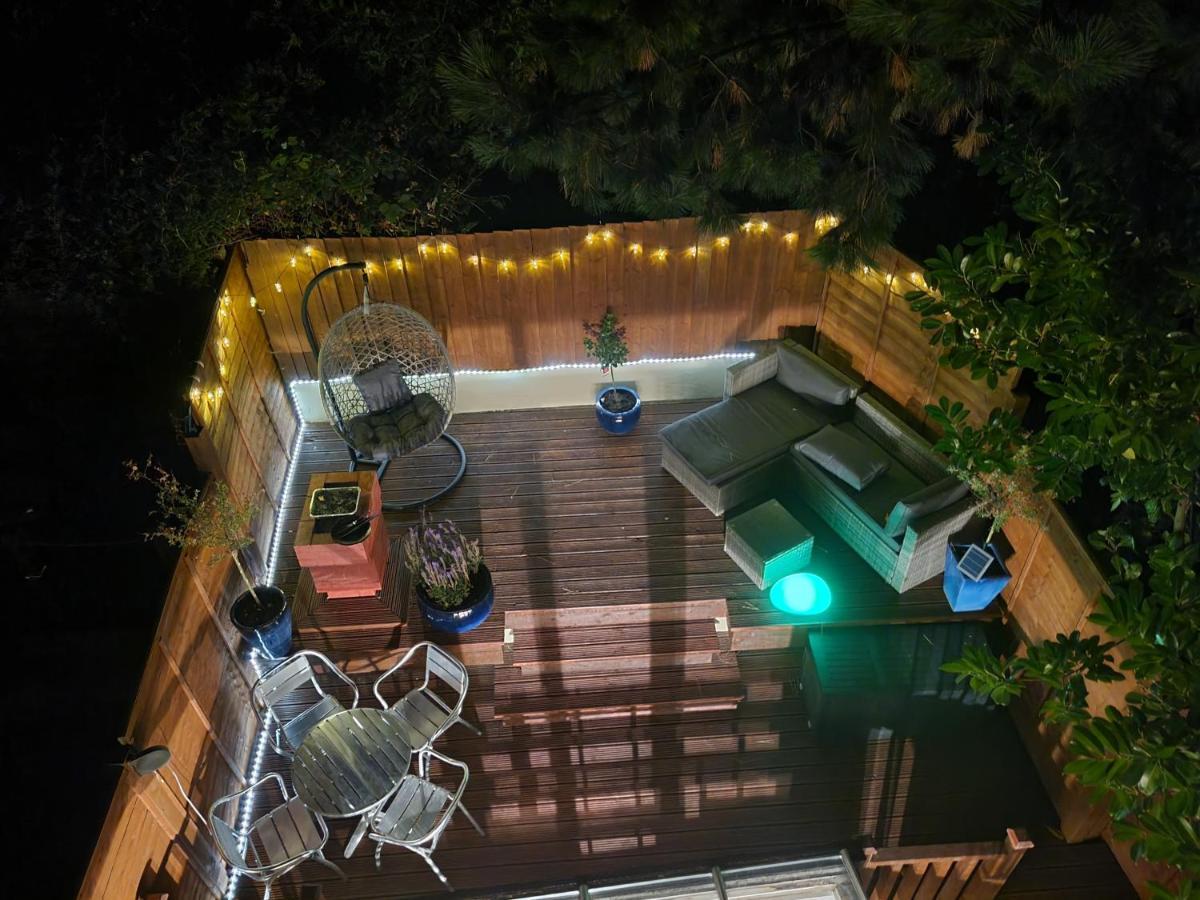 Beachfront Apartment With Bbq Sun Deck 본머스 외부 사진